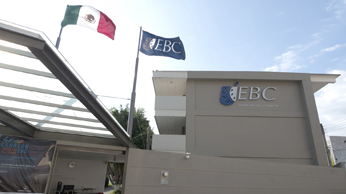 Resultado de imagen para escuela bancaria y universal