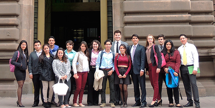 Estudiantes de Campus Reforma, Tlalnepantla y Toluca