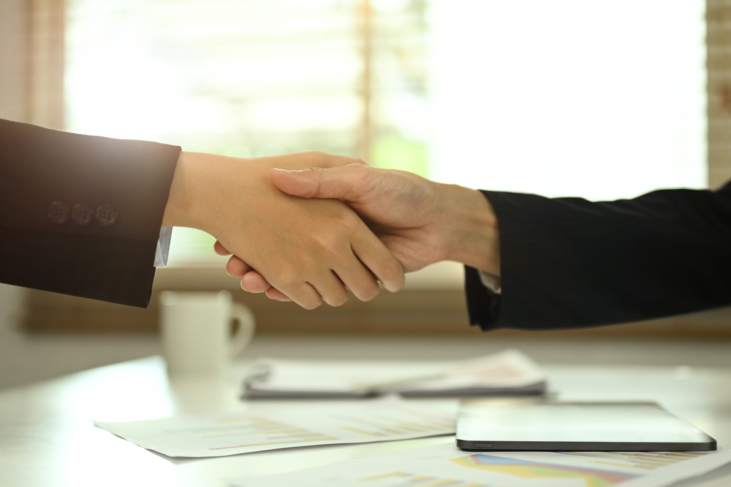 ¿Cuánto gana un licenciado en Negocios Internacionales?
